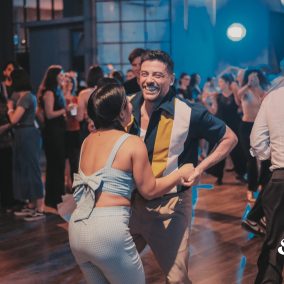 Una coppia che balla swing a Milano e si diverte Corso Swing Milano