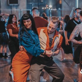 Lindy hop milano, Corsi e Worskhop dedicati per migliorare il tuo Lindy hop corso boogie woogie milano