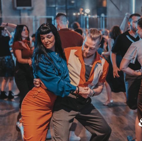 Lindy hop milano, Corsi e Worskhop dedicati per migliorare il tuo Lindy hop corso boogie woogie milano